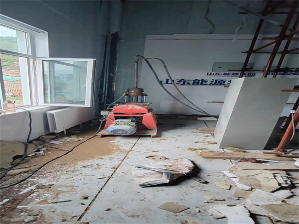 改则地基基础下沉墙体裂缝加固注浆顶升施工